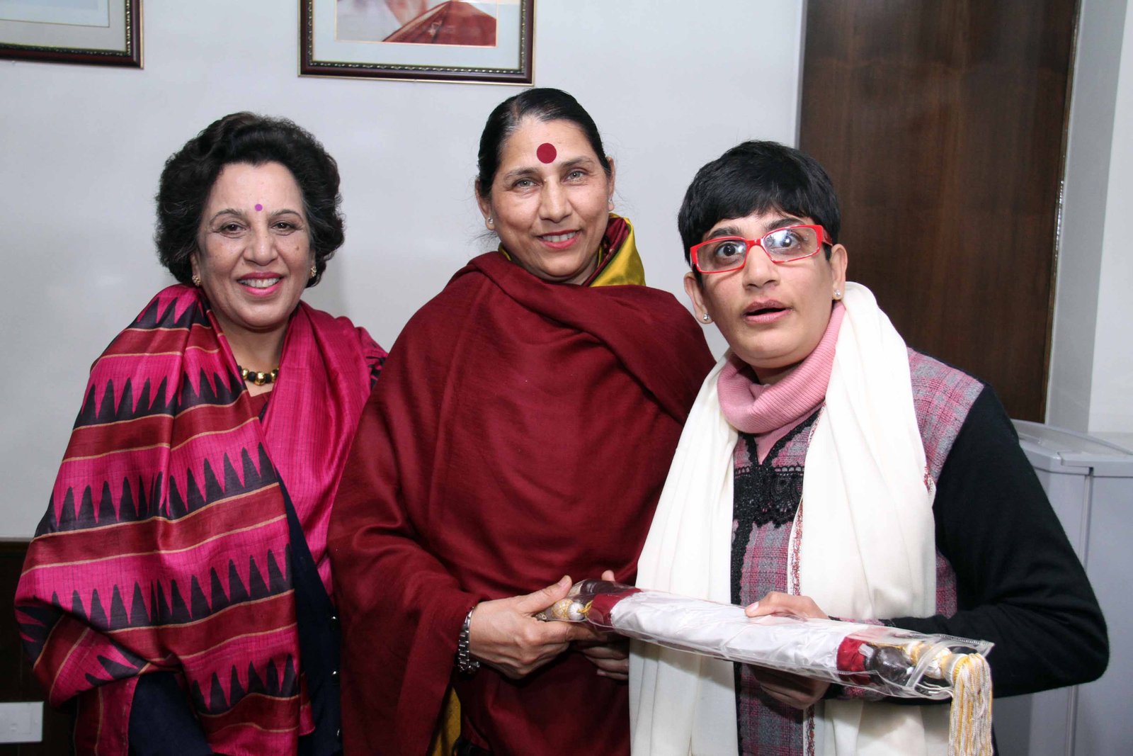 NGO Tamana honored with Best Institution for Child Development &Welfare by Mrs.Krishna Tirath