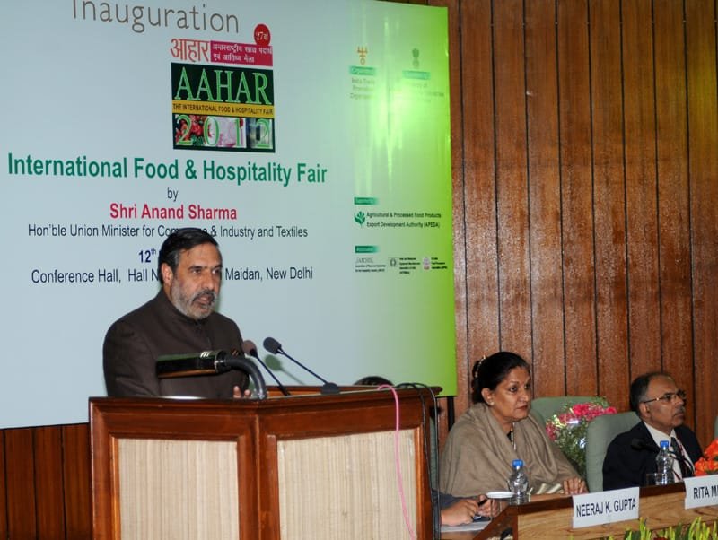The Union Minister for Commerce & Industry and Textiles, Shri Anand..