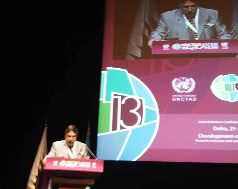 The Union Minister for Commerce & Industry and Textiles, Shri Anand..
