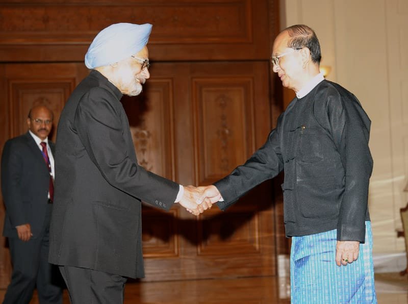 The Prime Minister, Dr. Manmohan Singh being received at the dinner…
