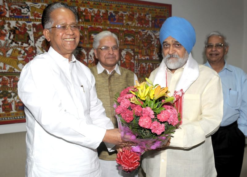 The Chief Minister of Assam, Shri Tarun Gogoi meeting the Deputy….