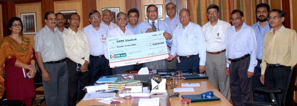 Anil Agrawal CEO, NVVN presenting a dividend cheque of Rs.20 crore to…