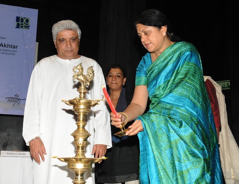 The Secretary, Ministry of Culture, Smt. Sangita Gairola lighting the lamp…