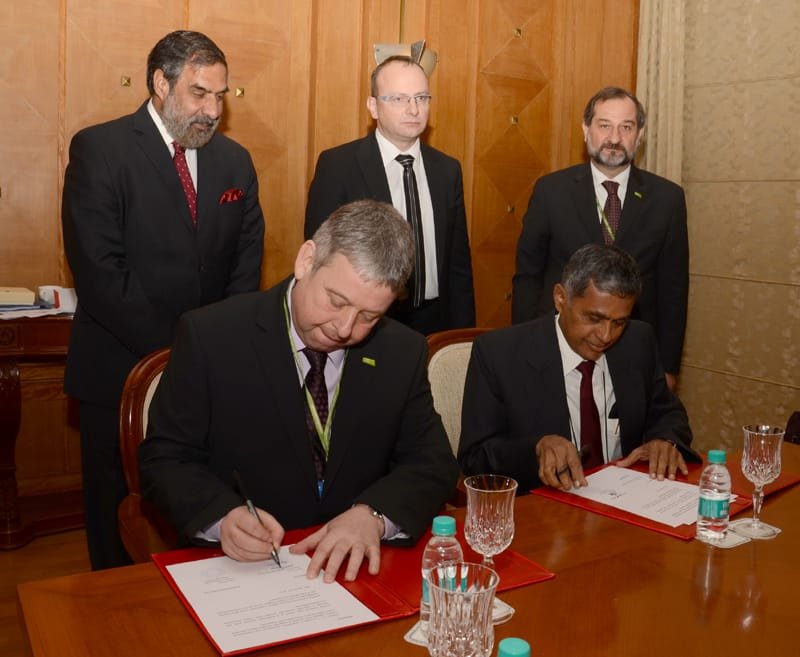 The Union Minister for Commerce & Industry and Textiles, Shri Anand Sharma and...