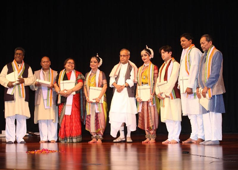 The President, Shri Pranab Mukherjee with the Artists after witnessing an…