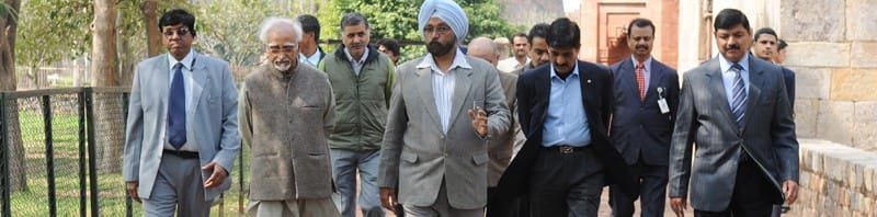 The Vice President, Shri Mohd. Hamid Ansari arrives at Old Fort...