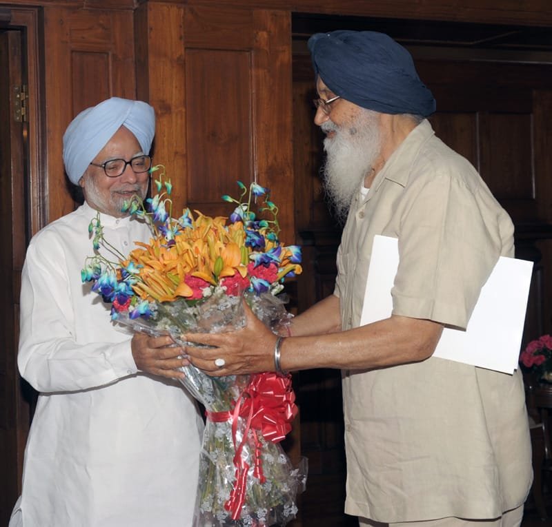 The Chief Minister of Punjab, Shri Prakash Singh Badal calls on the Prime Minister,…