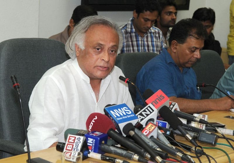 The Union Minister for Rural Development, Shri Jairam Ramesh addressing a press conference on Naxal issue, in New Delhi