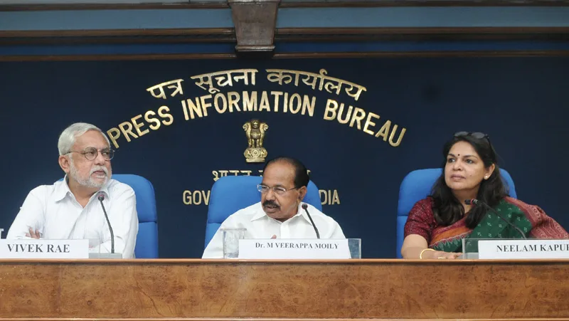 The Union Minister for Petroleum & Natural Gas, Dr. M. Veerappa Moily announces…