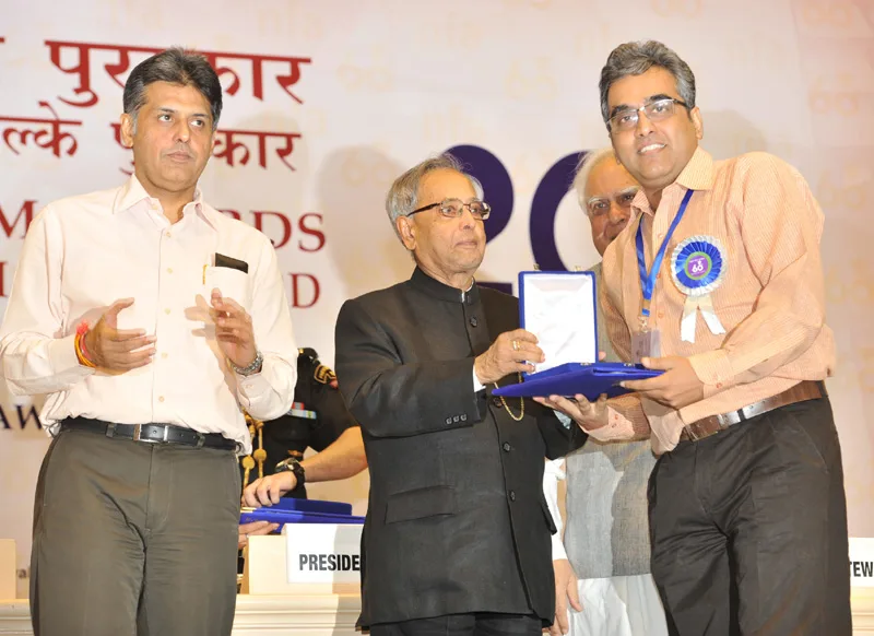 The President, Shri Pranab Mukherjee presenting the Swarna Kamal Award…