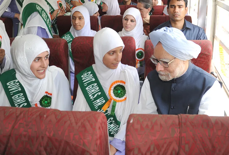 The Prime Minister, Dr. Manmohan Singh travelling in the train from Banihal to Qazigund…