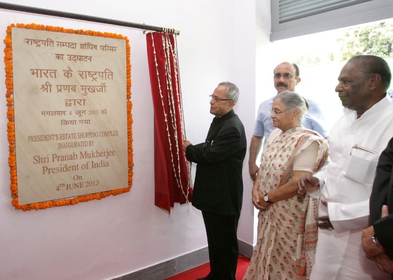 The President, Shri Pranab Mukherjee unveiling the plaque to inaugurate the President’s Estate…