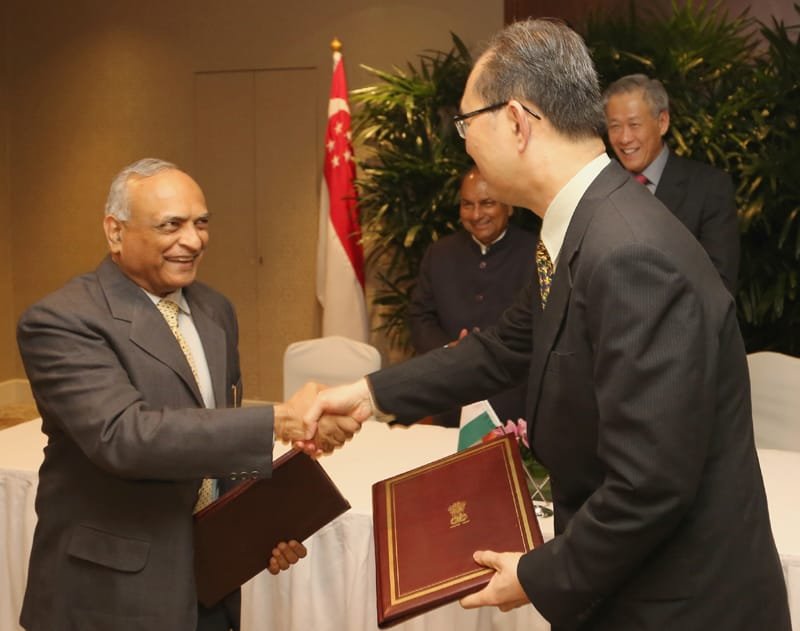 The Indian Defence Secretary, Shri Radha Krishna Mathur and Singaporean Permanent Sec…