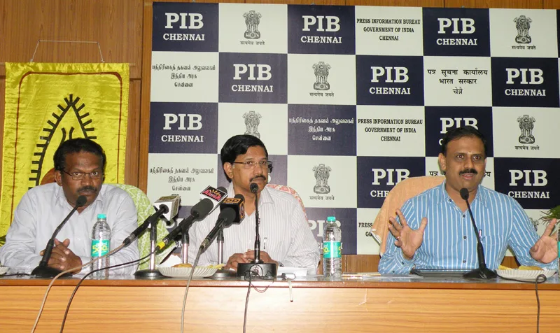 The DDG, Doordarshan, Chennai, Shri S. Mehanathan and the State Coordinator, Spic Macay…