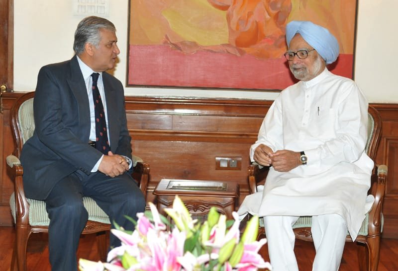 The Governor of Meghalaya, Shri K.K. Paul meeting the Prime Minister, Dr. Manmohan Singh, in New Delhi