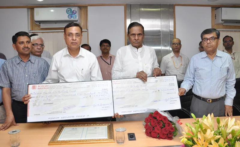 The Union Steel Minister, Shri Beni Prasad Verma receiving a cheque of…