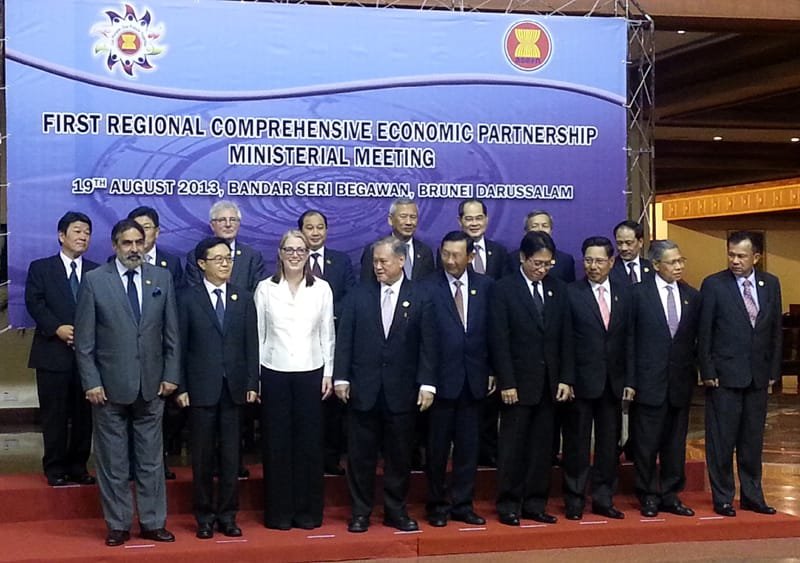 The Union Minister for Commerce & Industry, Shri Anand Sharma in a group…