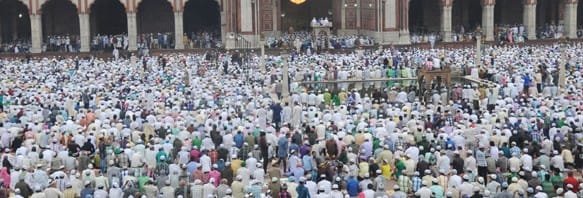 People offering Namaz on the occasion of Id-ul-Fitr, at Jama Masjid, in Delhi