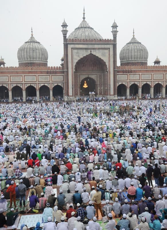 People offering Namaz on the occasion of Id-ul-Fitr, at Jama Masjid, in Delhi
