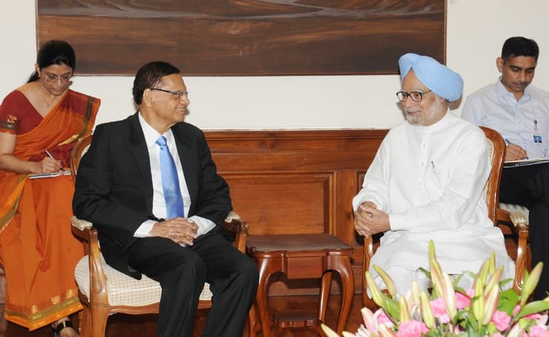 The Minister of External Affairs, Sri Lanka, Prof. G.L. Peiris calls on the Prime Minister, Dr. Manmohan Singh, in New Delhi