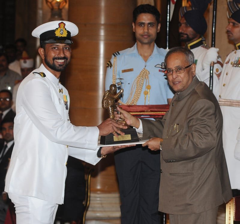 The President, Shri Pranab Mukherjee presenting the Tenzing Norgay National…