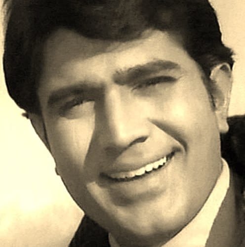 Rajesh Khanna statue unveiled at Bandra Bandstand,Mumbai