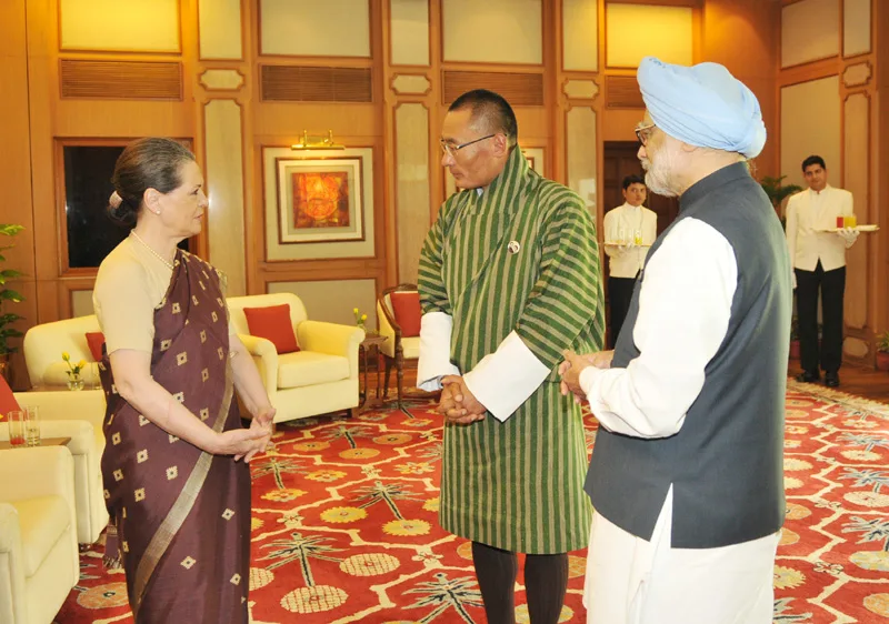The Prime Minister of Bhutan, Mr. Lyonchhen Tshering Tobgay with the Chairperson, National Advisory Council, Smt. Sonia Gandhi and the Prime Minister, Dr. Manmohan Singh, in New Delhi