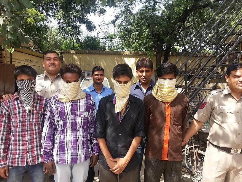 GANG OF AUTO LIFTERS AND MOBILE PHONE SNATCHER BUSTED BY DE…