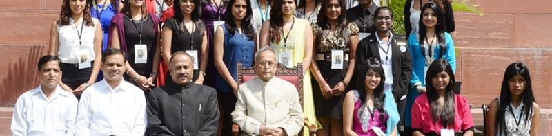 The President, Shri Pranab Mukherjee with the participants of 25th Know India Pr...