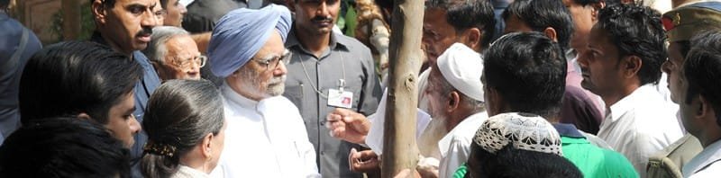 The Prime Minister, Dr. Manmohan Singh meeting the violence affected people in Muzaffarnagar district