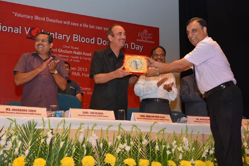 The Union Minister for Health and Family Welfare, Shri Ghulam Nabi Azad facilitating the…