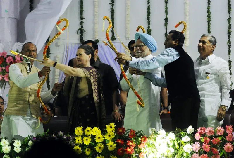The Prime Minister, Dr. Manmohan Singh and the Chairperson, National Advisory Council,…