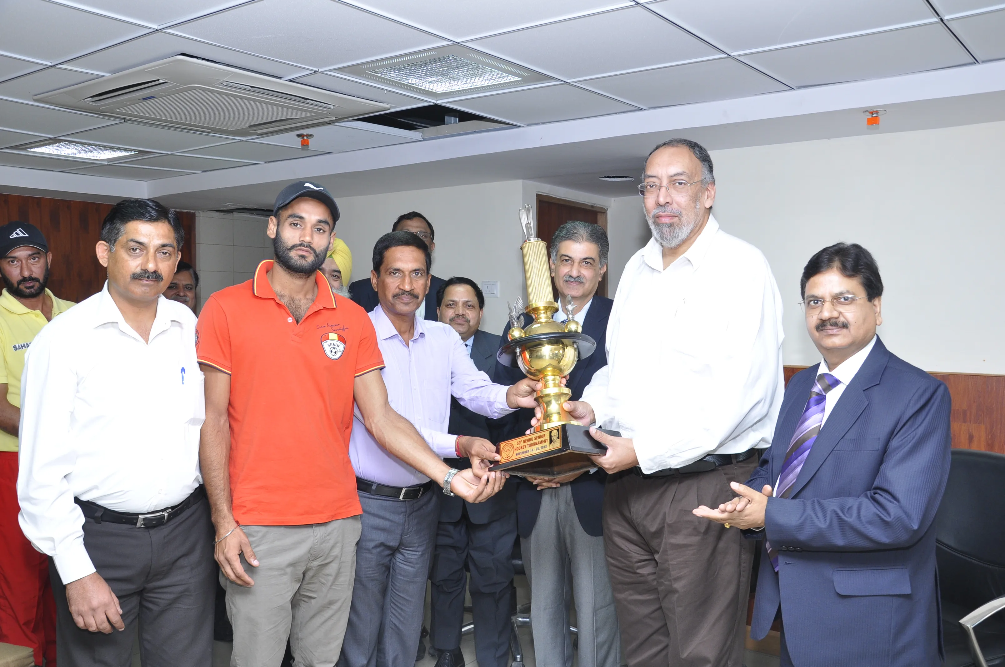 Punjab & Sind Bank Felicitates Bank’s Hockey Team on winning 50th Nehru Senior Hockey Tournament