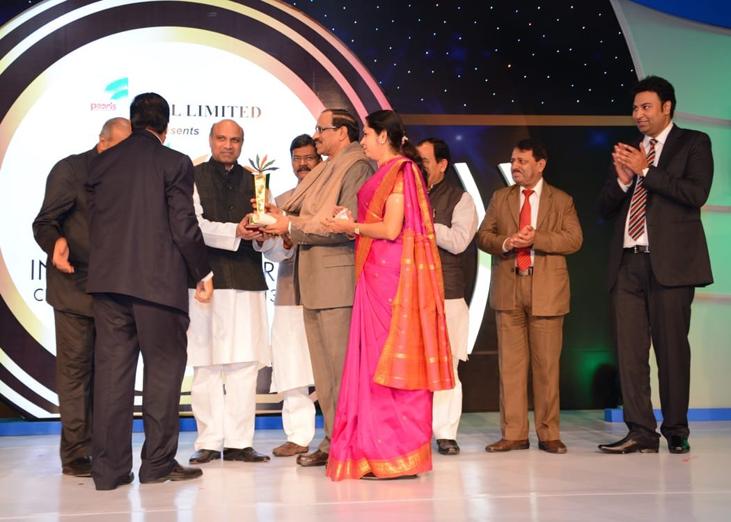 K. R. Kamath,CMD PNB  receives the ‘Lifetime Achievement Award’ by Dainik Bhaskar