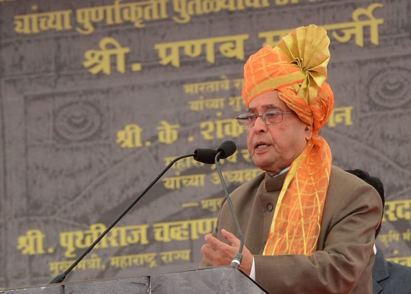 The President, Shri Pranab Mukherjee addressing after unveiling the Statue…