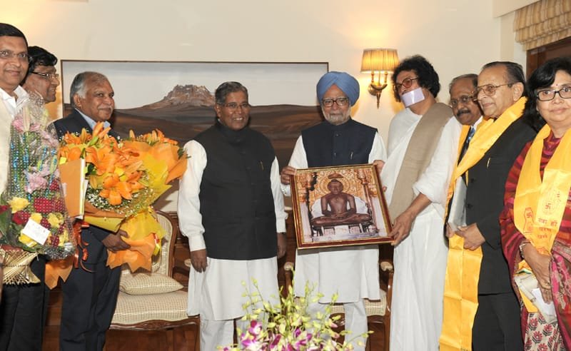 A Jain delegation led by Acharya Lokesh Muni meeting the Prime Minister, Dr. Manmohan Singh, in New Delhi
