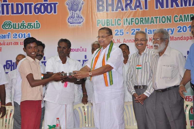 Shri M. Krishanassamy, Member of Parliament distributing prizes to…