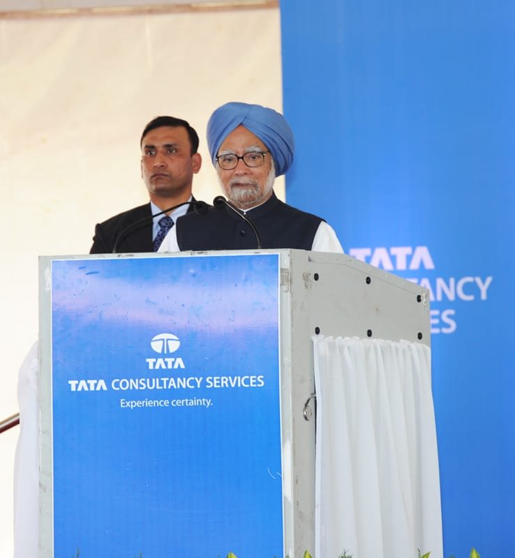 The Prime Minister, Dr. Manmohan Singh addressing at the foundation stone…