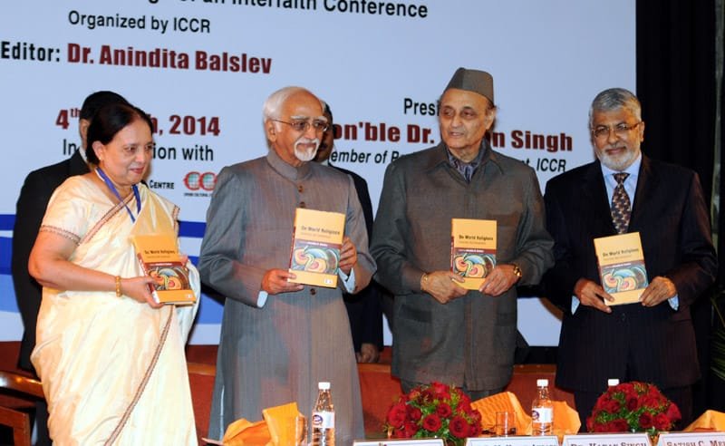 The Vice President, Shri Mohd. Hamid Ansari launching the book...