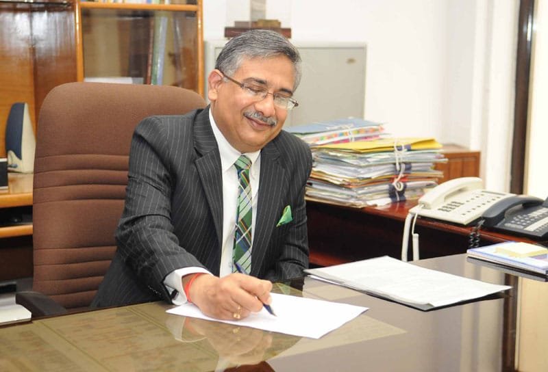 Shri Saurabh Chandra taking charge as the Secretary, Ministry of Petroleum & Natural Gas, in New Delhi