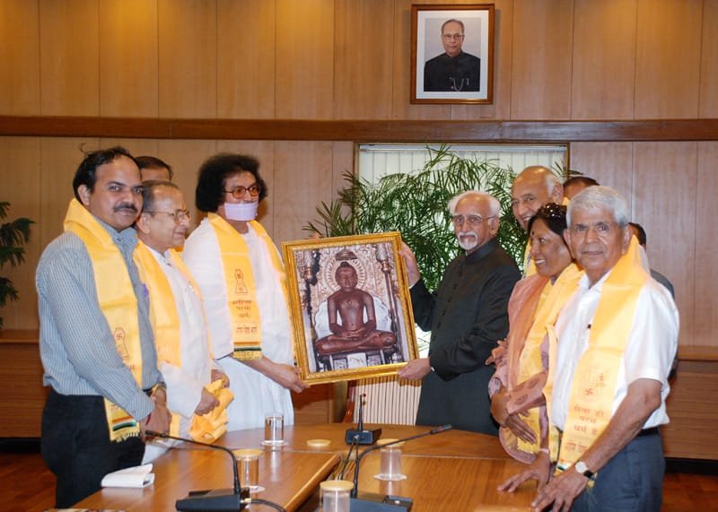 A Jain delegation led by Acharya Lokesh Muni called on the Vice President,…