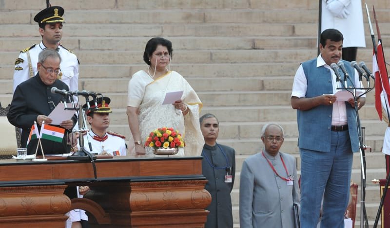 The President, Shri Pranab Mukherjee administering the oath as Cabinet Minister to Shri Nitin Gadkari, at a Swearing-in Ceremony, at Rashtrapati Bhavan, in New Delhi