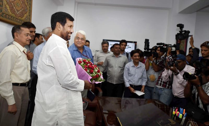Shri Ramvilas Paswan taking charge as the Union Minister for Consumer Affairs, Food and Public Distribution, in New Delhi