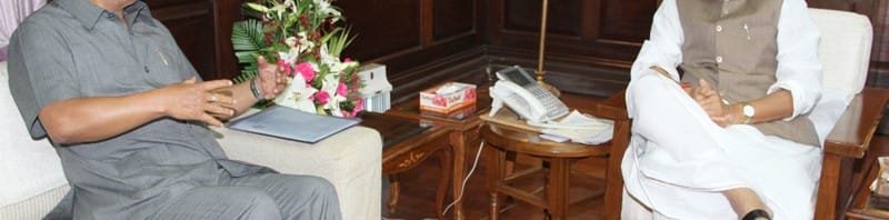 The Chief Minister of Mizoram, Shri Lalthanhawla calling on the...