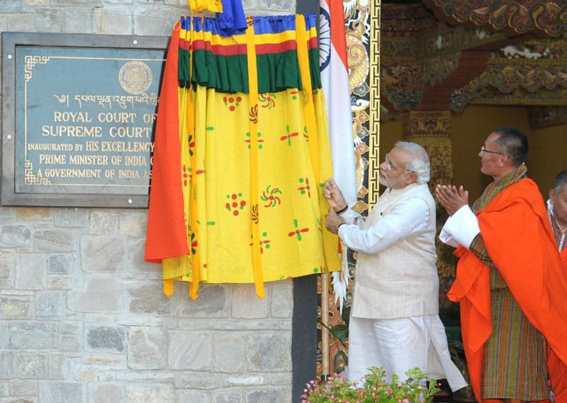 The Prime Minister, Shri Narendra Modi unveiling the plaque to inaugurate the Supreme Court of Bhutan, in Thimphu, Bhutan