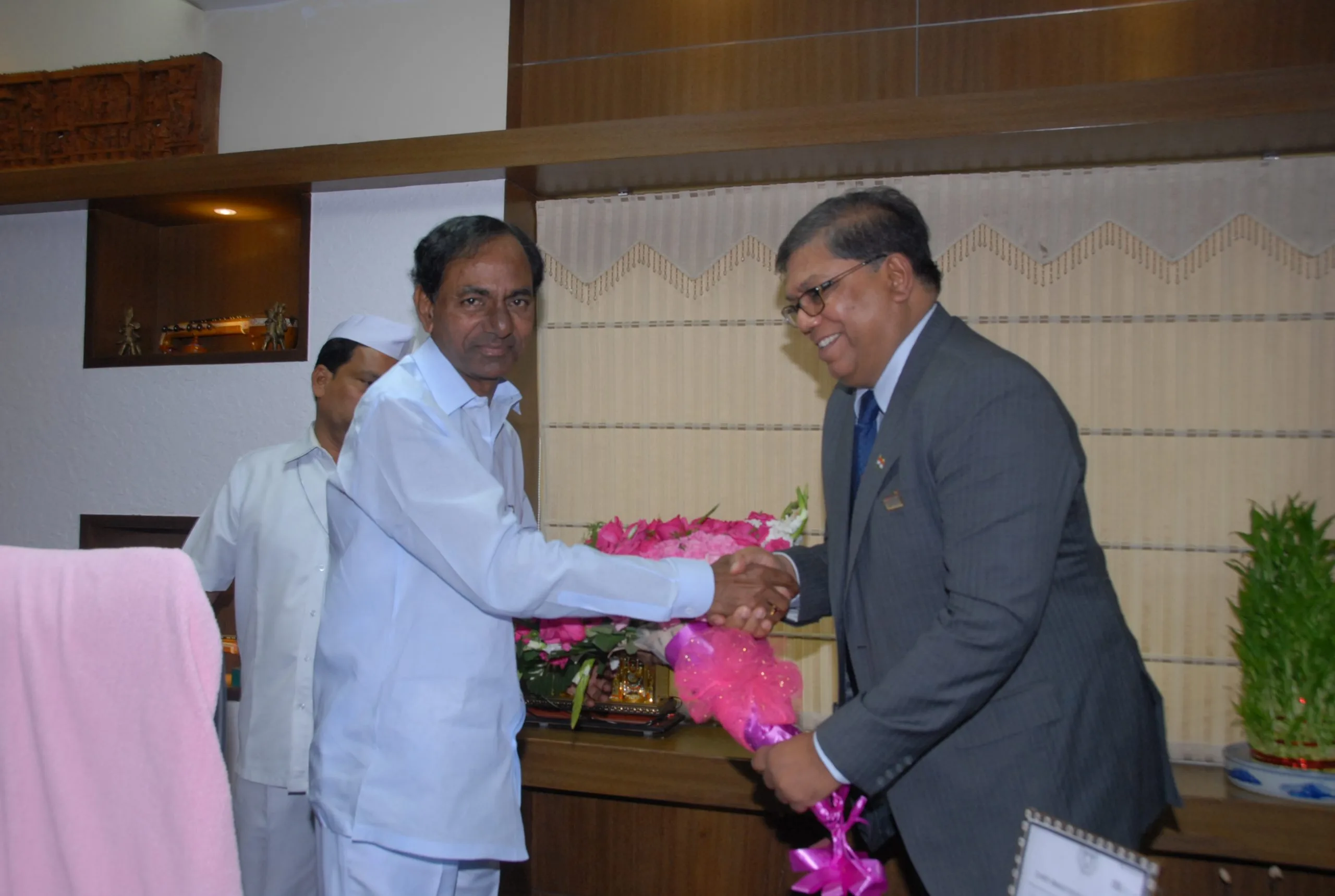 NTPC TO GO AHEAD WITH SET UP OF 4000 MW POWER GENERATION PLANT AT RAMAGUNDAM