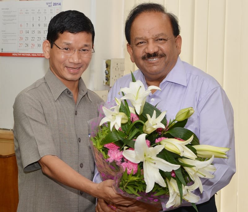 The Health Minister of Arunachal Pradesh, Shri Kalikho Pul calling on the Union Minister for Health and Family Welfare, Dr. Harsh Vardhan, in New Delhi