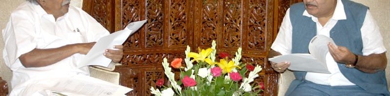 The Chief Minister of Kerala, Shri Oommen Chandy meeting the...