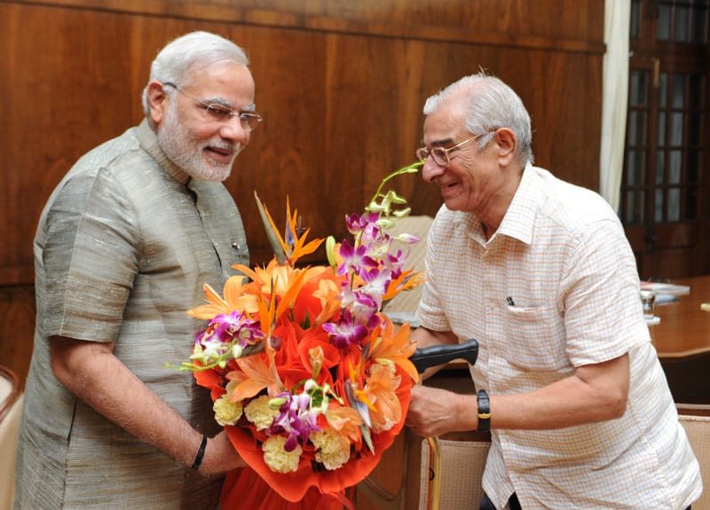 The Governor of Gujarat, Shri O.P. Kohli calls on the Prime Minister, …