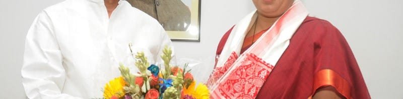 The Chief Minister of Assam, Shri Tarun Gogoi calling on the...